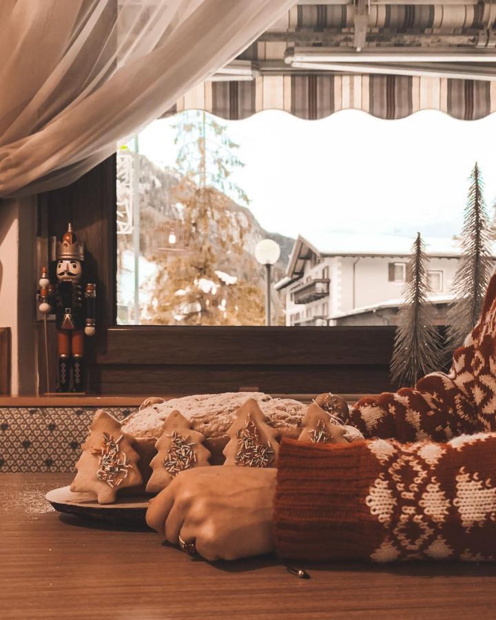 Garni Monika Bed & Breakfast Canazei Eksteriør bilde