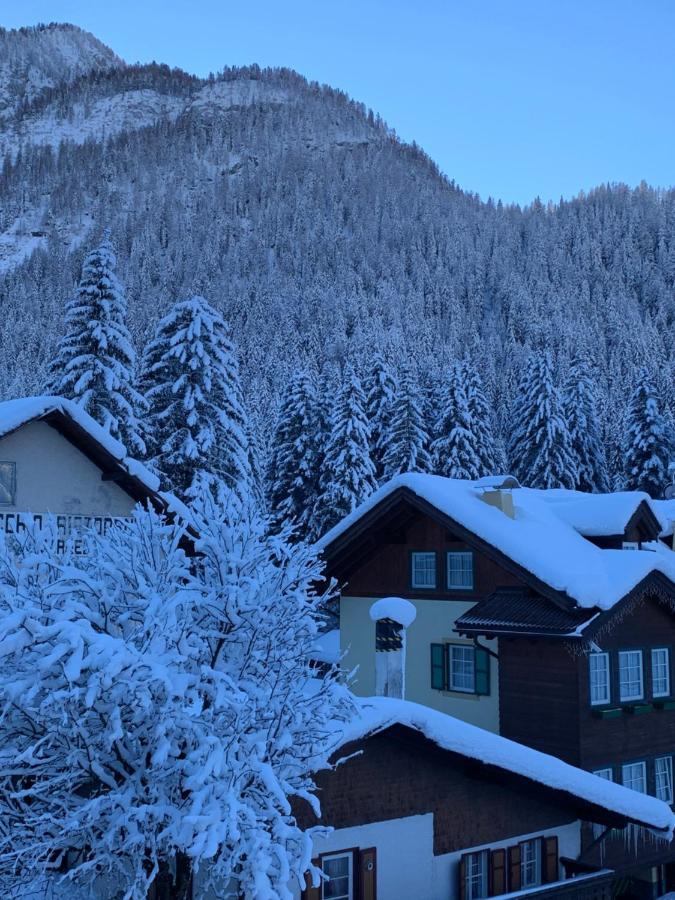 Garni Monika Bed & Breakfast Canazei Eksteriør bilde