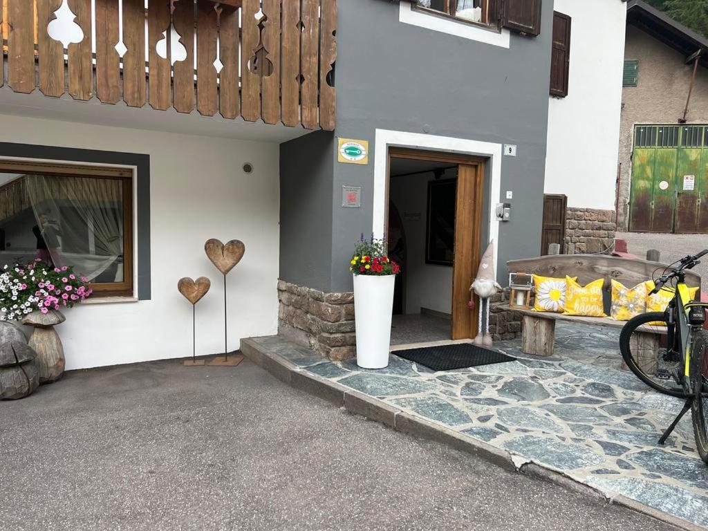 Garni Monika Bed & Breakfast Canazei Eksteriør bilde