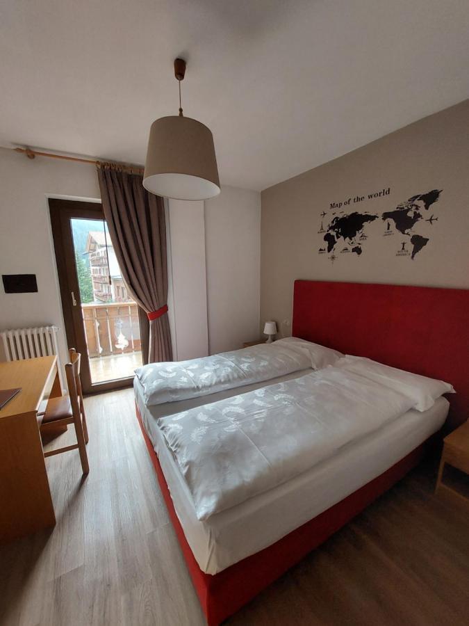 Garni Monika Bed & Breakfast Canazei Eksteriør bilde