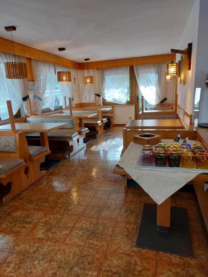 Garni Monika Bed & Breakfast Canazei Eksteriør bilde