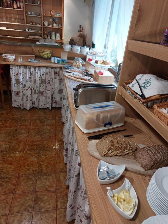 Garni Monika Bed & Breakfast Canazei Eksteriør bilde
