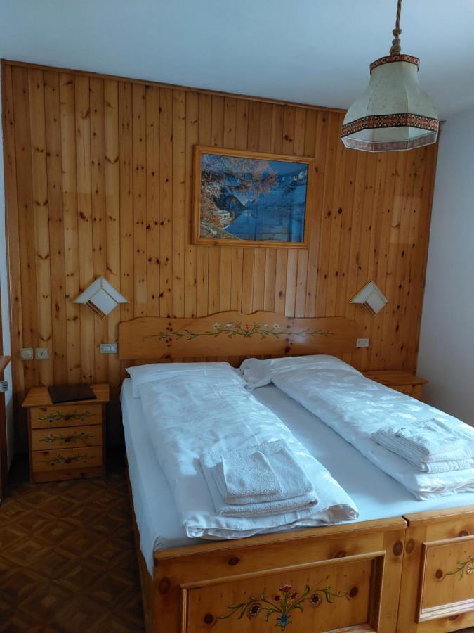 Garni Monika Bed & Breakfast Canazei Eksteriør bilde