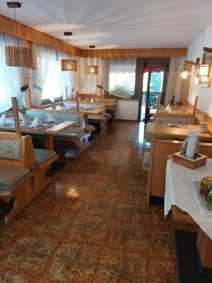 Garni Monika Bed & Breakfast Canazei Eksteriør bilde