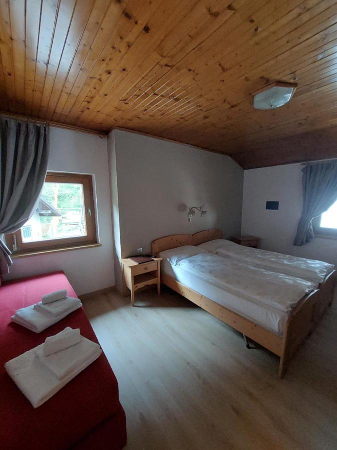 Garni Monika Bed & Breakfast Canazei Eksteriør bilde