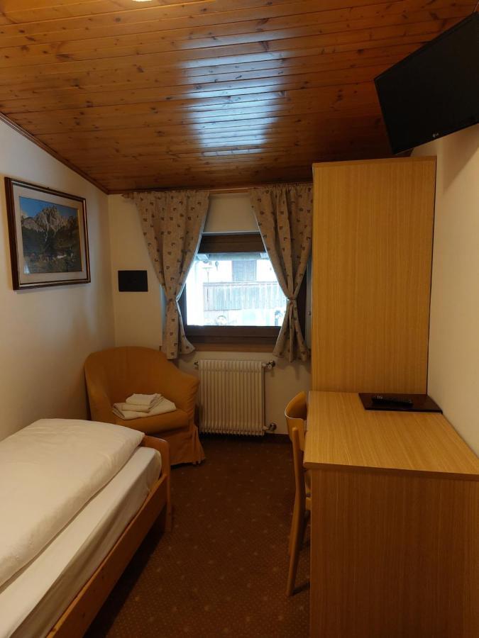 Garni Monika Bed & Breakfast Canazei Eksteriør bilde
