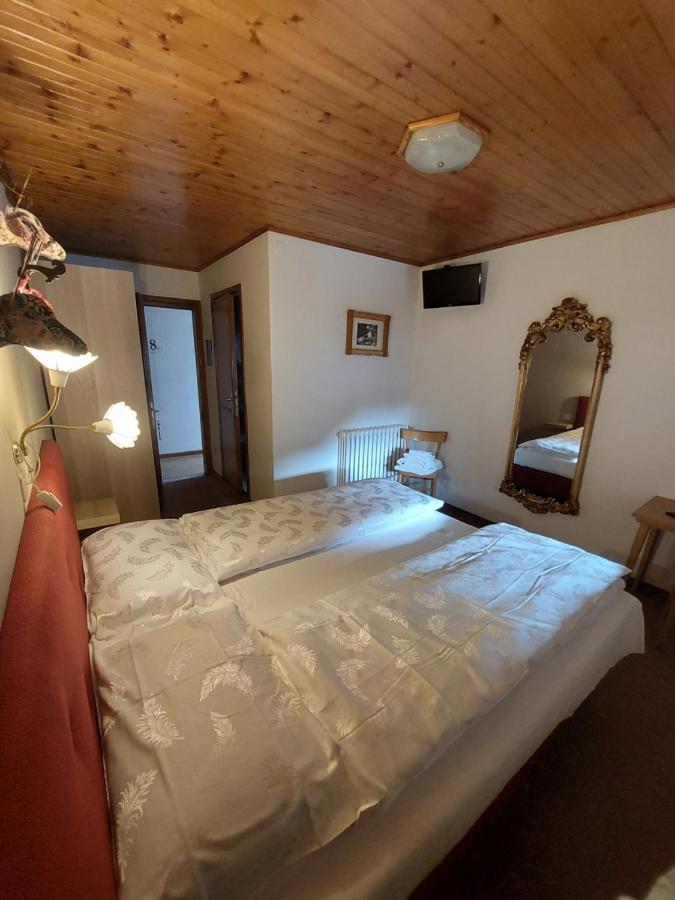 Garni Monika Bed & Breakfast Canazei Eksteriør bilde