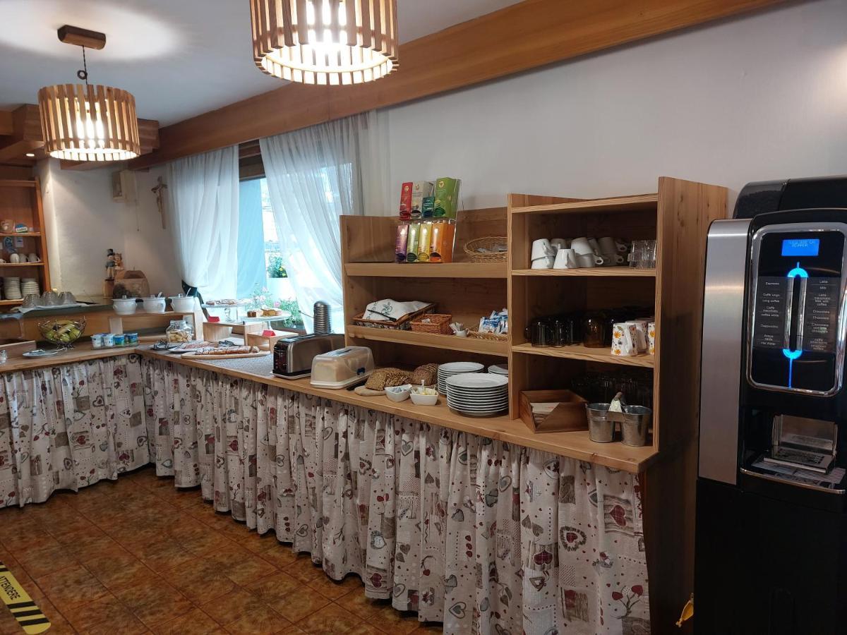 Garni Monika Bed & Breakfast Canazei Eksteriør bilde