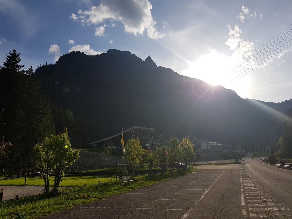 Garni Monika Bed & Breakfast Canazei Eksteriør bilde