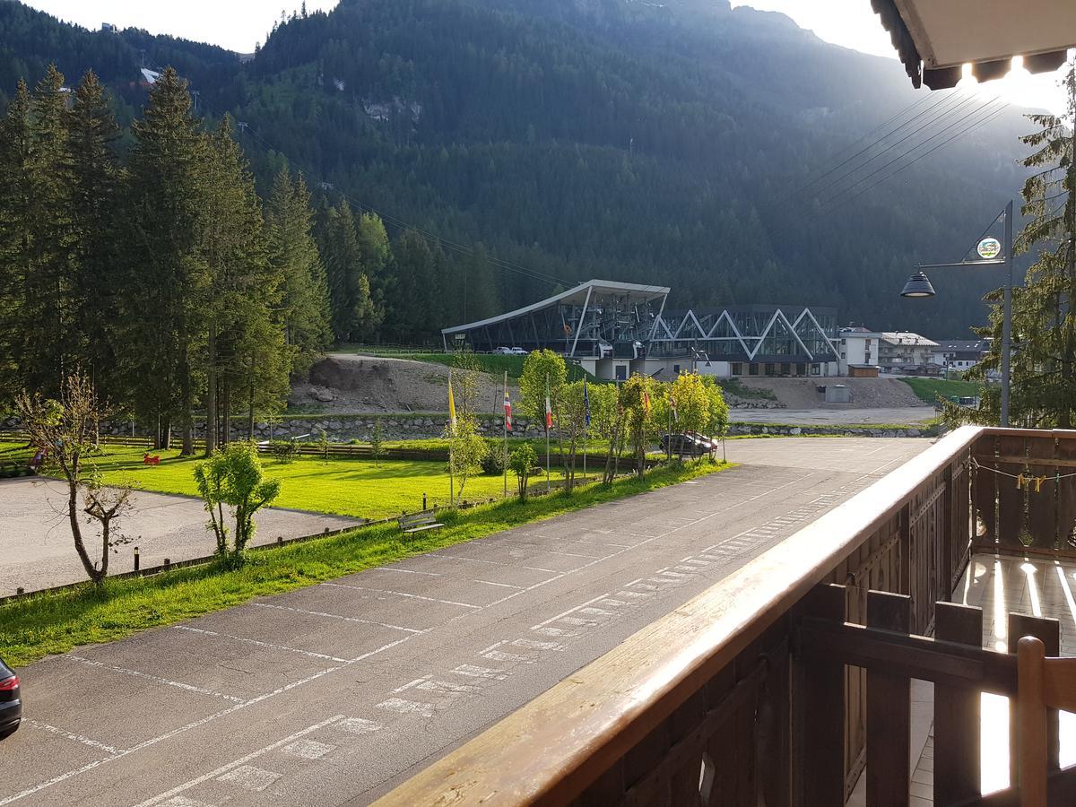 Garni Monika Bed & Breakfast Canazei Eksteriør bilde
