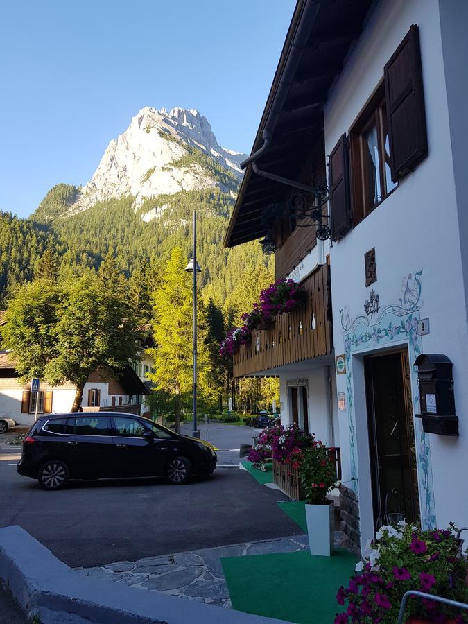 Garni Monika Bed & Breakfast Canazei Eksteriør bilde