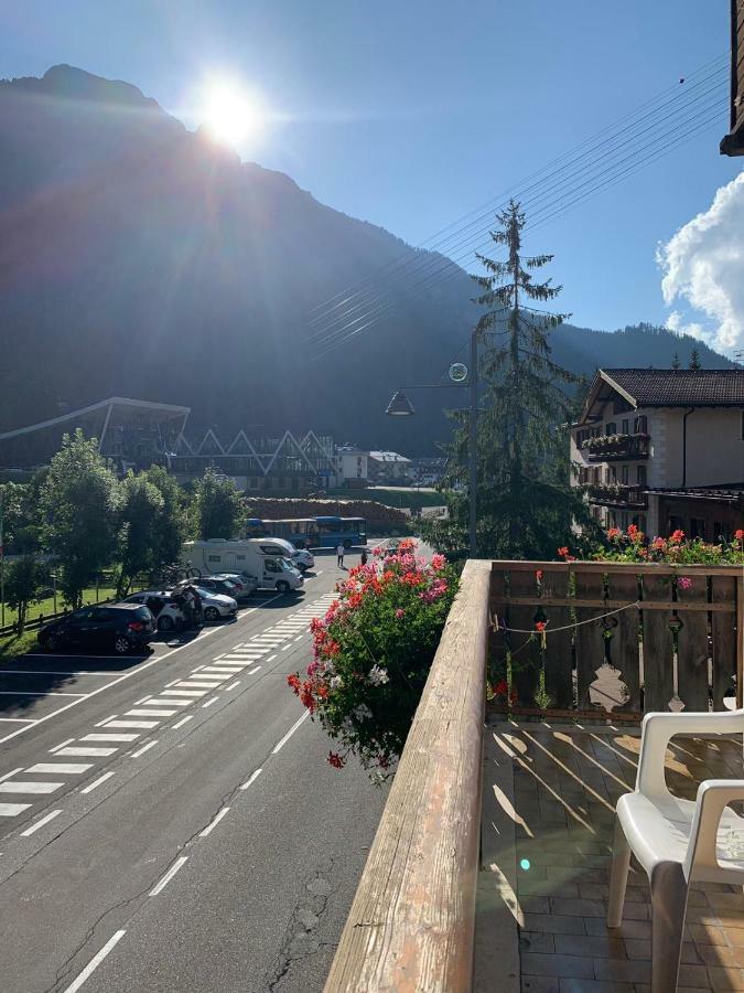 Garni Monika Bed & Breakfast Canazei Eksteriør bilde